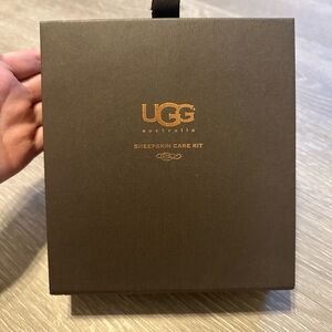UGG Sheepskin Care Kit in Black Box